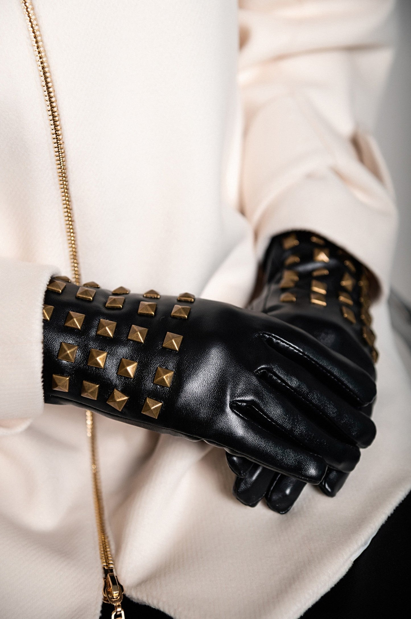 Imitation leather gloves with decorative rivets, black