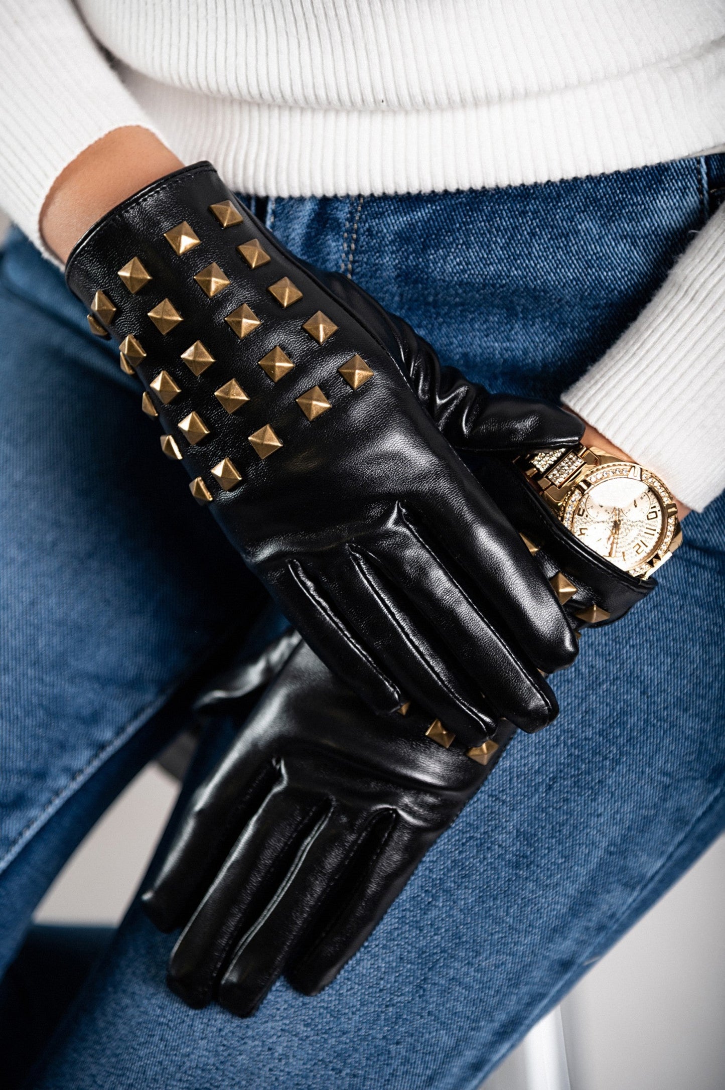Imitation leather gloves with decorative rivets, black