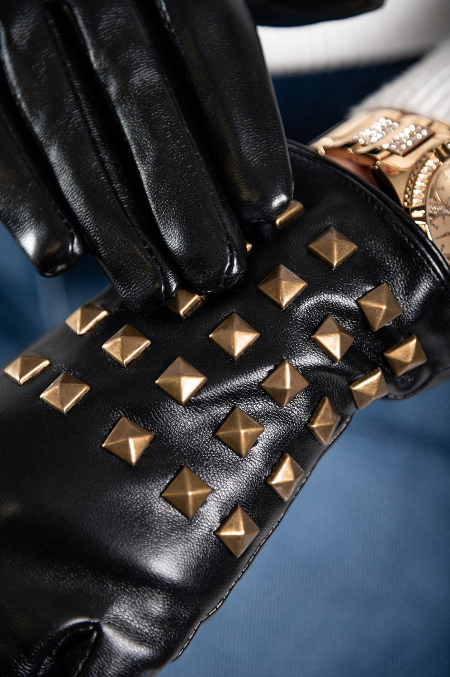 Imitation leather gloves with decorative rivets, black