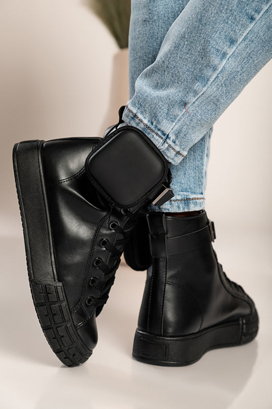 Faux Leather Fashion Sneakers Cores, Black